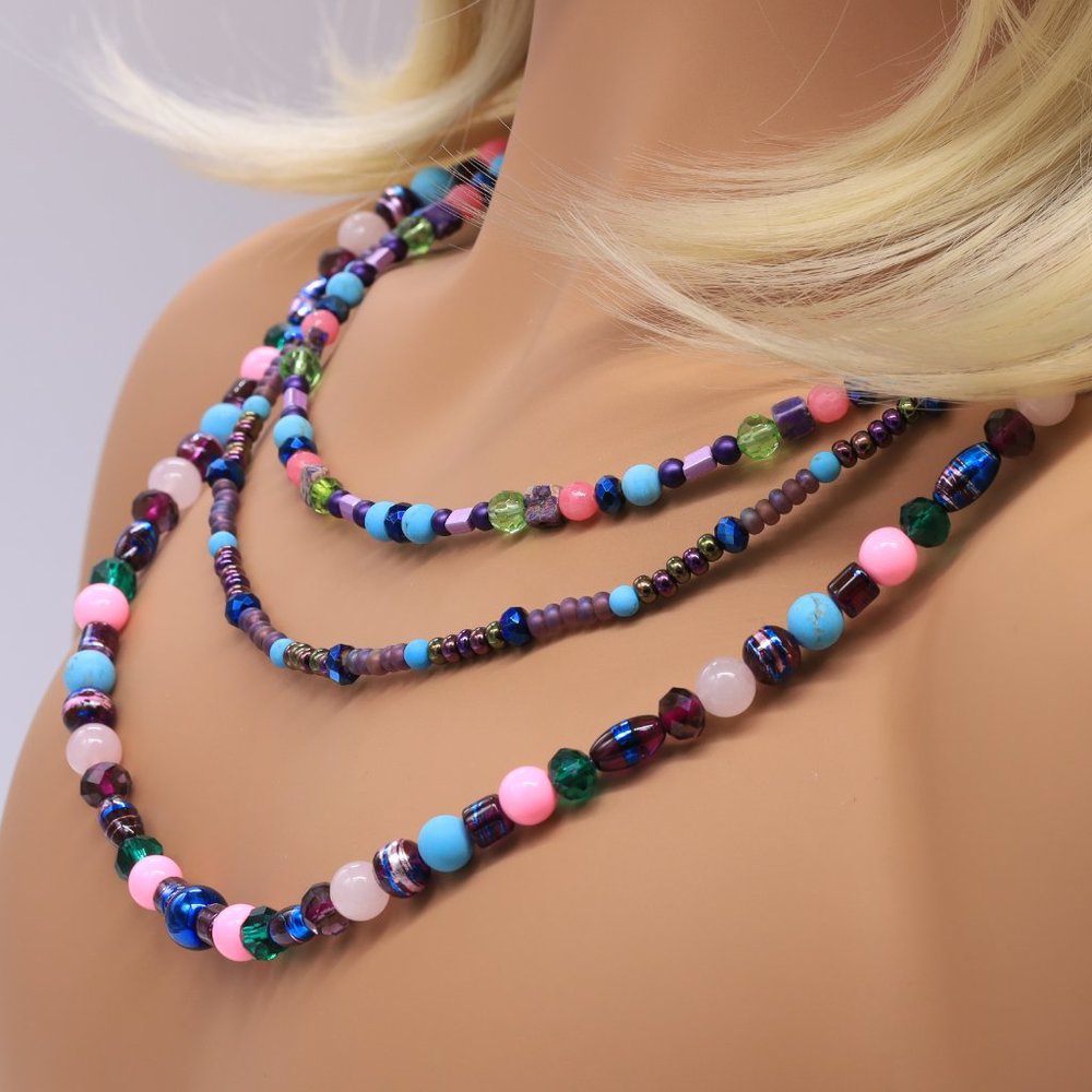 Necklace Three Strands Assorted Colors Slide Bar Clasp - Picture 2 of 3